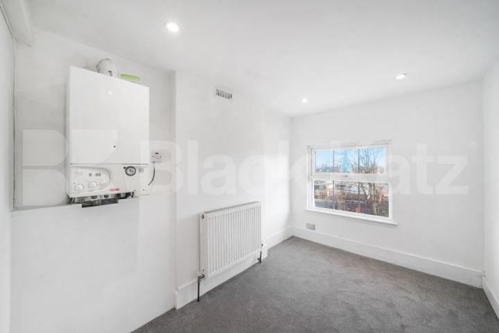 Top floor one bedroom apartment near Brixton Upper Tulse Hill, Brixton
